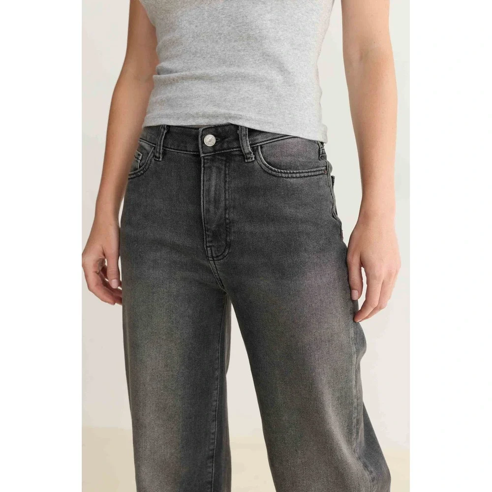 Warp + Weft hemline shipping versatile